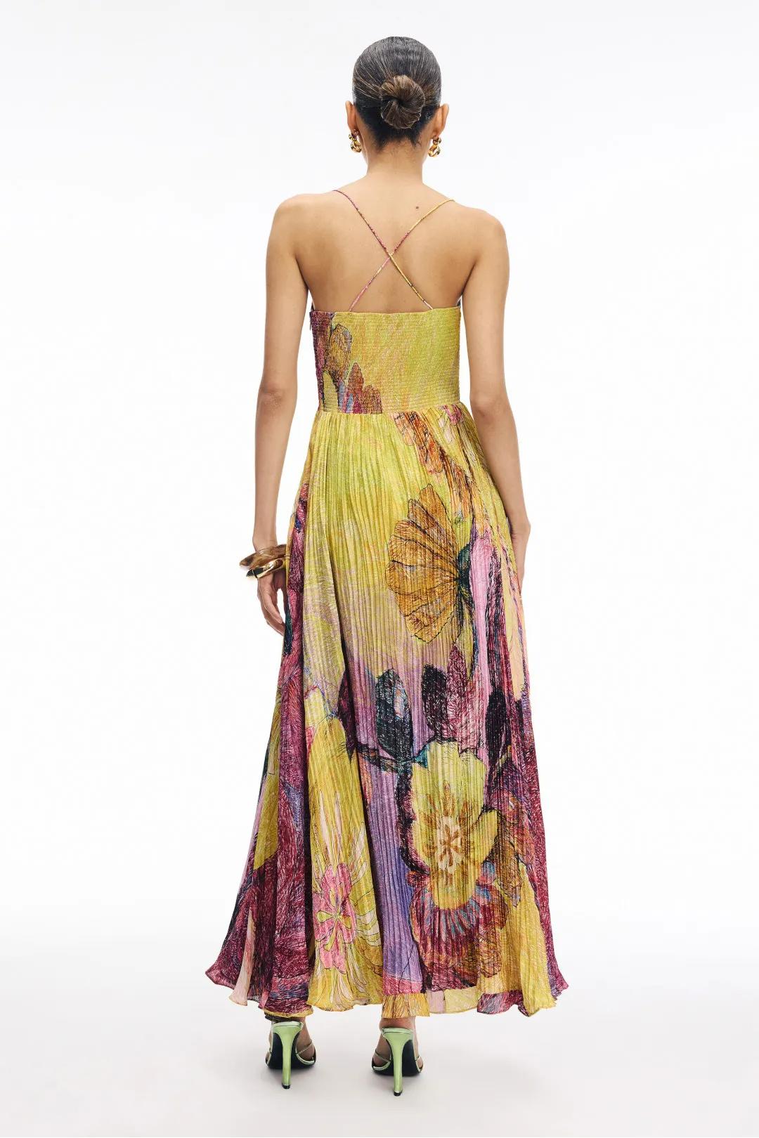 Vestido Verde Olivia – Encanto y Frescura en Cada Paso