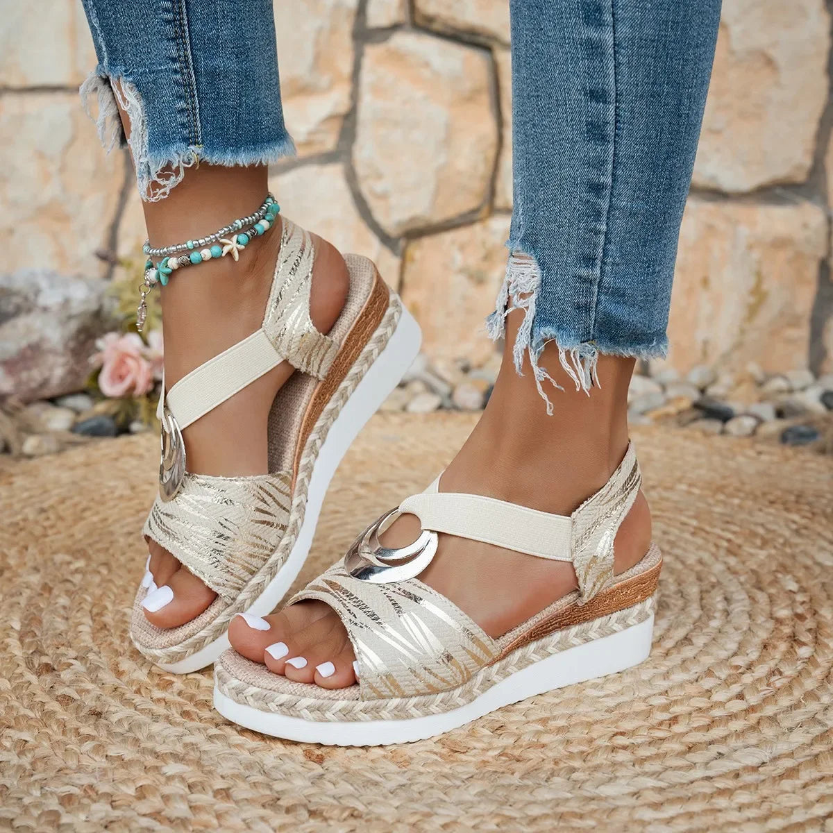 Sandalias Marina Negra: Estilo Casual de Verano con Cuña y Suela de Goma