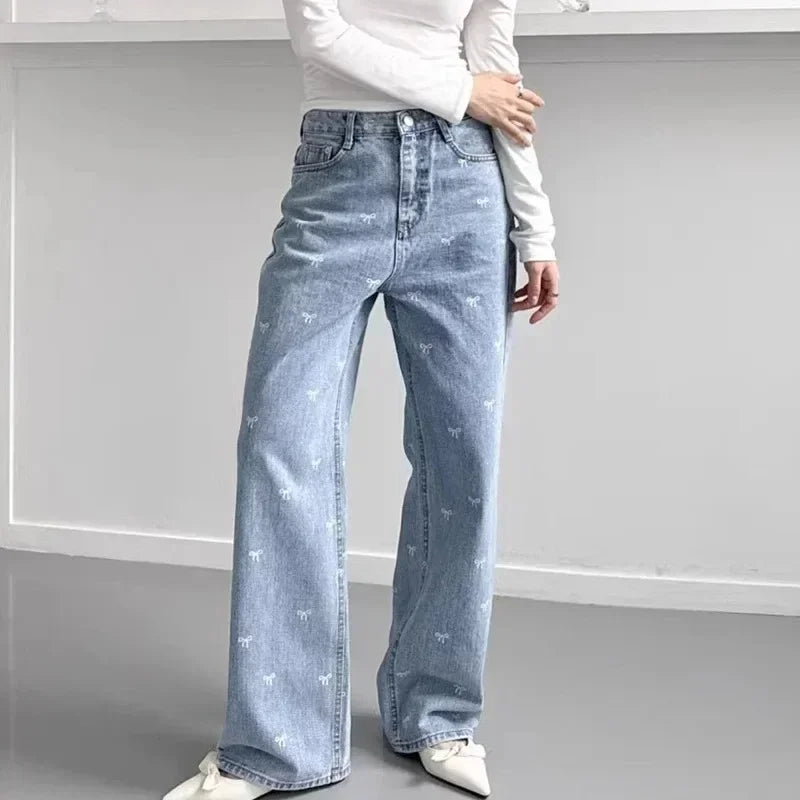 Pantalón Valeria – Vaquero Ancho de Cintura Alta con Lazo Chic 🎀